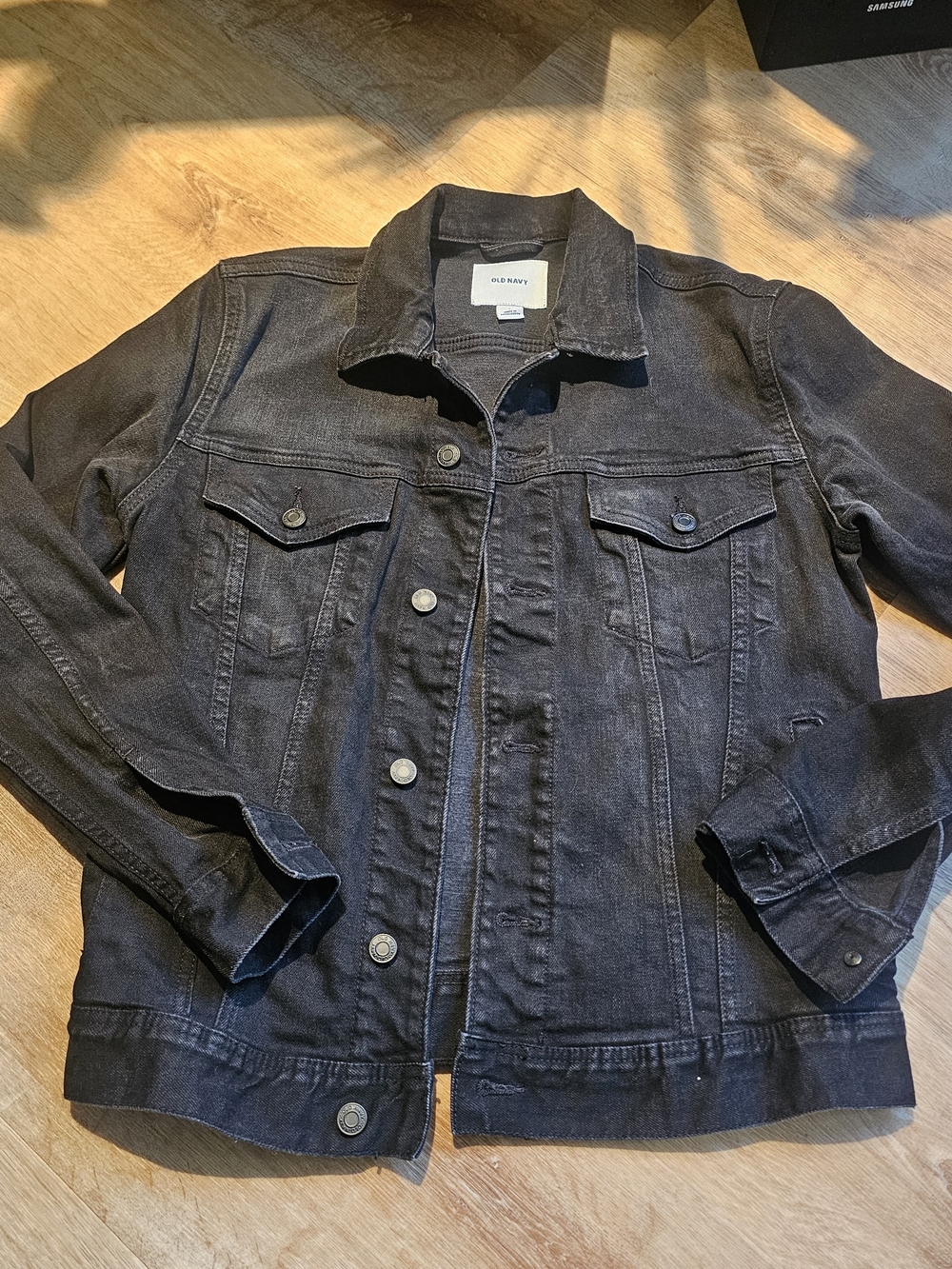 Old Navy faded black denim trucker jacket womens small